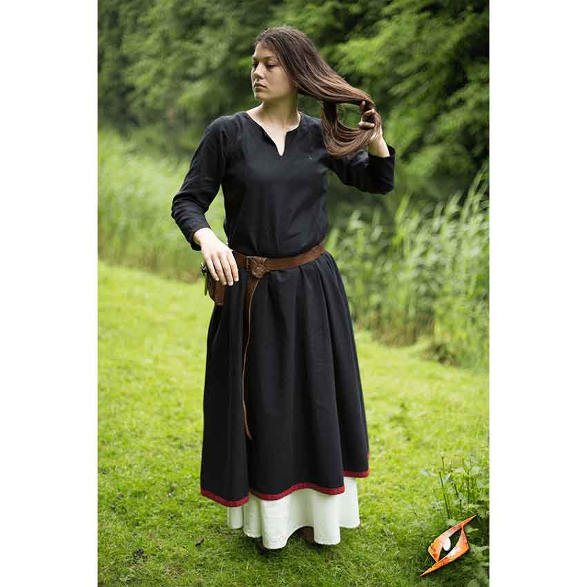 medival dress