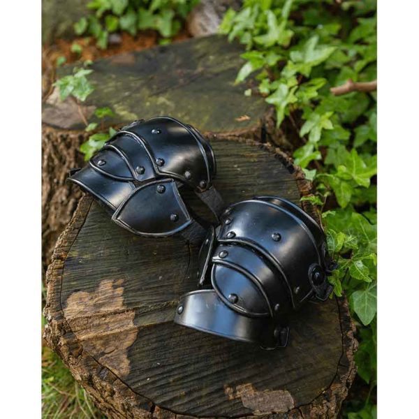Blackened Markward Short Gauntlets