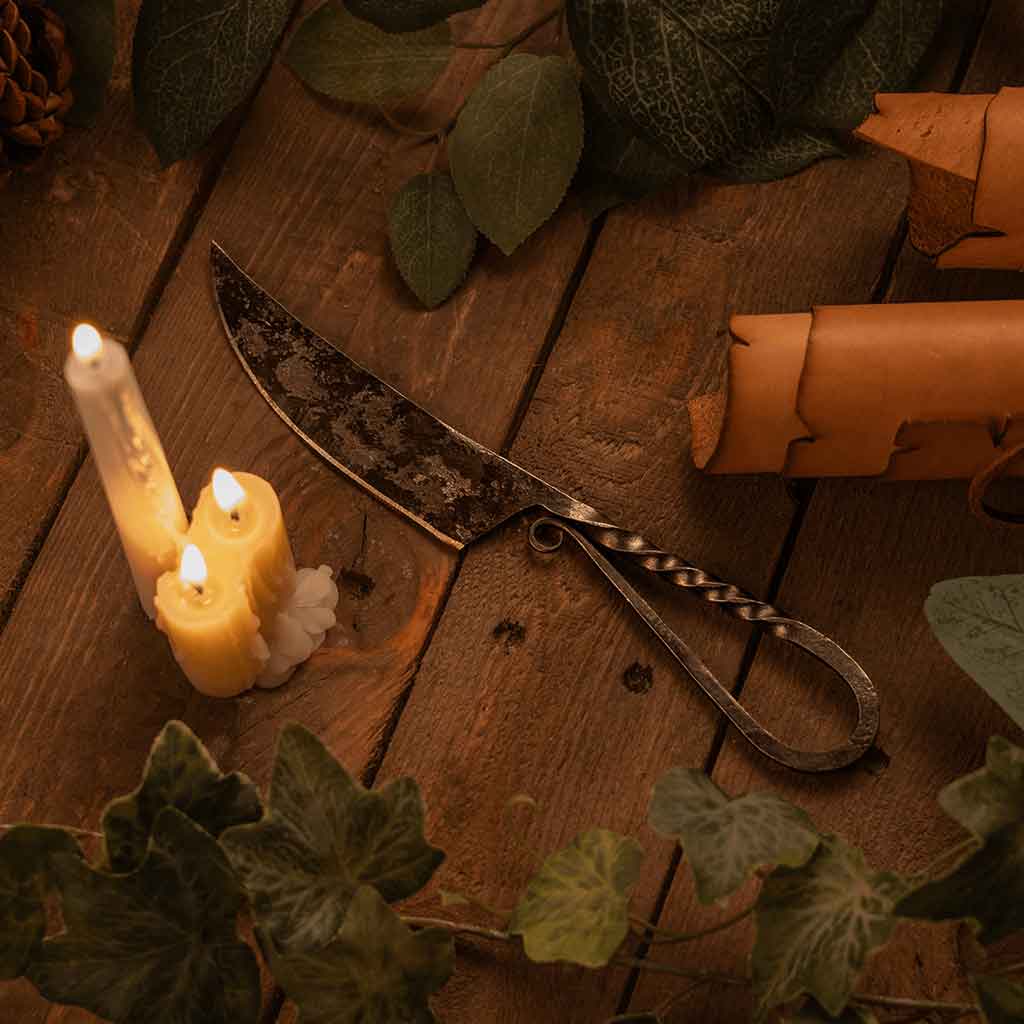 Serena Wrought Iron Feasting Knife