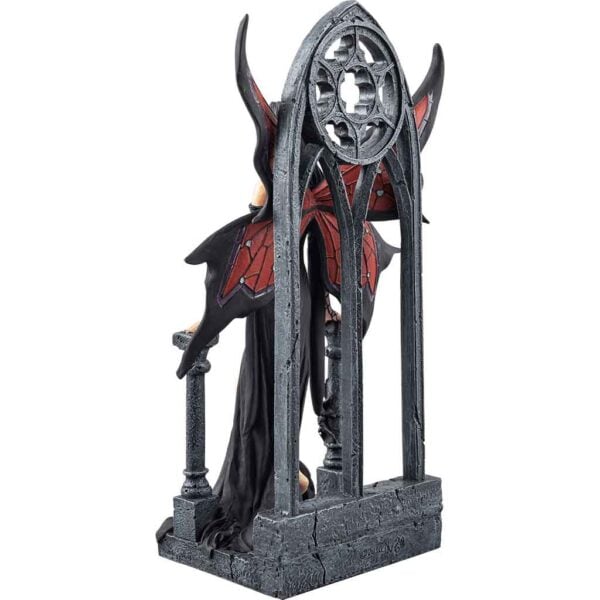 Aracnafaria Statue
