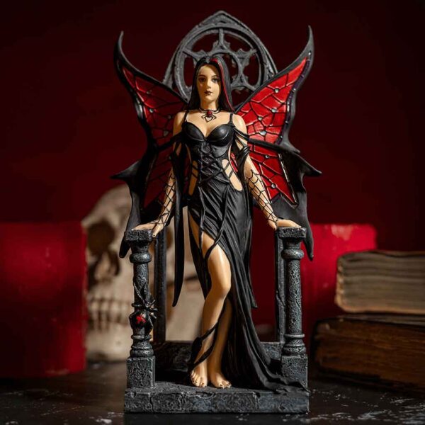Aracnafaria Statue