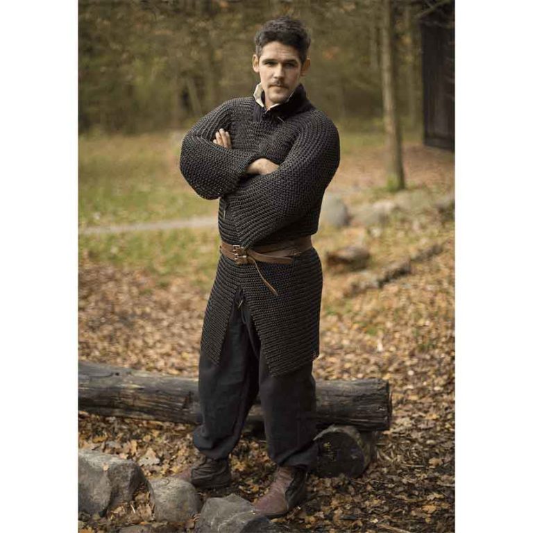 Black Alaric Chainmail Hauberk