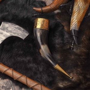 Leaf Rim Drinking Horn with Stand