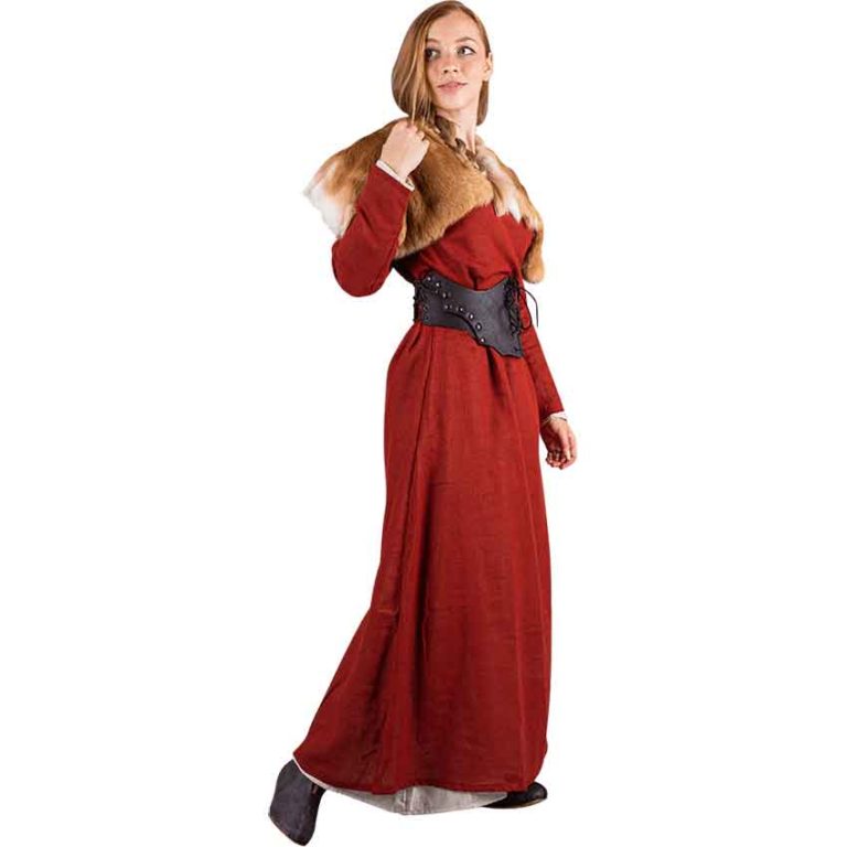Maren Medieval Maiden Outfit