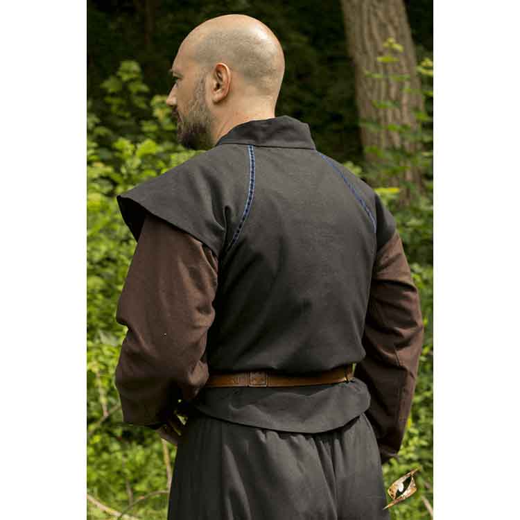 Tristan Vest