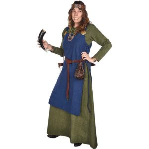 What did Vikings wear, really? A historically accurate womens' Viking  costume — SnappyDragon Studios