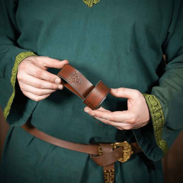 Brigid Celtic Drinking Horn Holder - Brown
