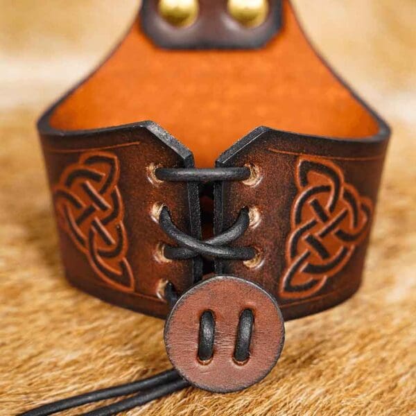 Celtic Leather Drinking Horn Holder - Brown