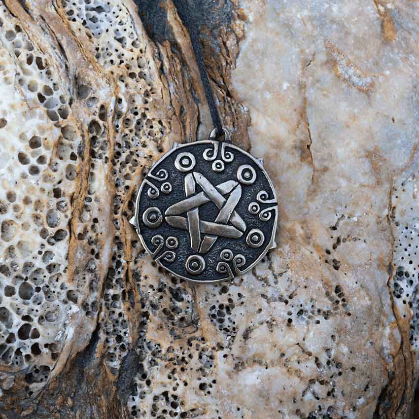 Yennefer's Star Pendant