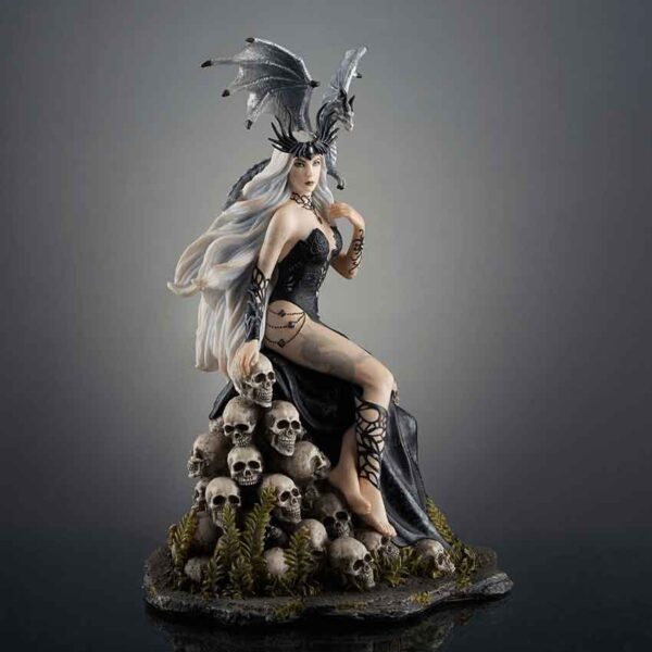 Mad Queen Gothic Statue