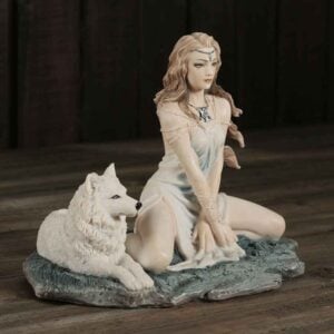 Call Of The Wild Wolf Statue