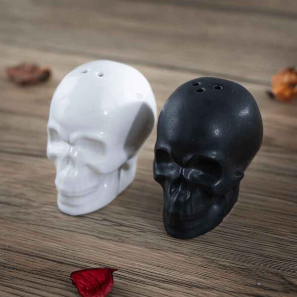 Salt And Pepper Skull Shakers
