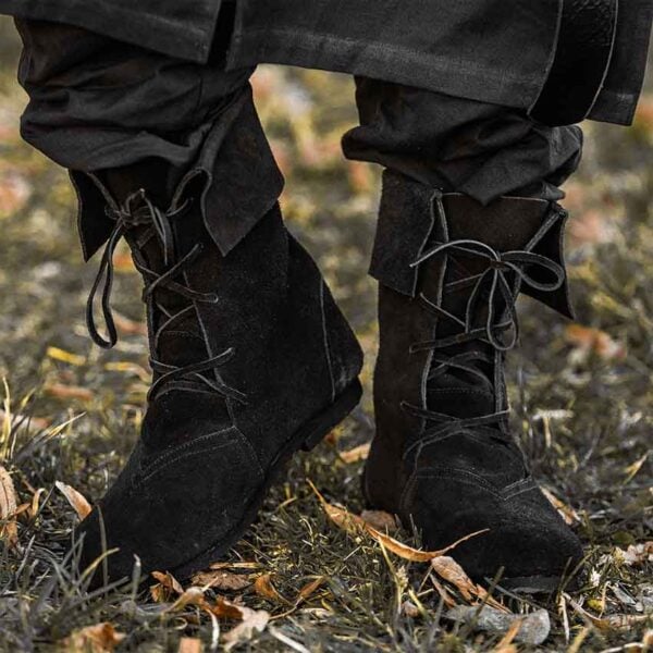 Aurin Cuffed Medieval Boots - Black