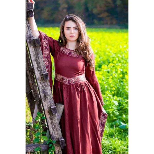 Precious Embroidered Medieval Dress - Red