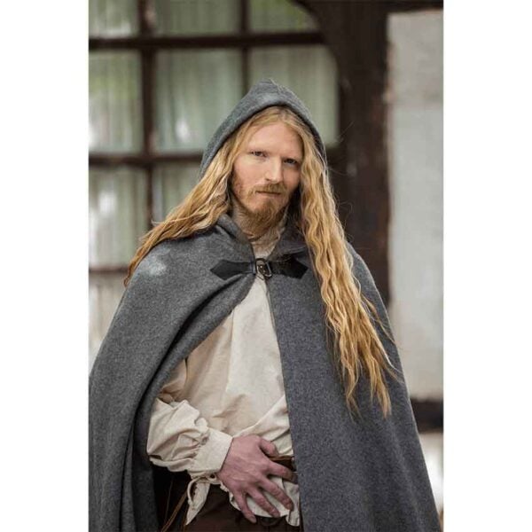 Tjark Wool Cloak with Wolf Clasp - Grey