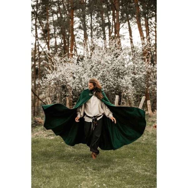Tjark Wool Cloak with Wolf Clasp - Green