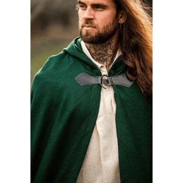 Tjark Wool Cloak with Wolf Clasp - Green