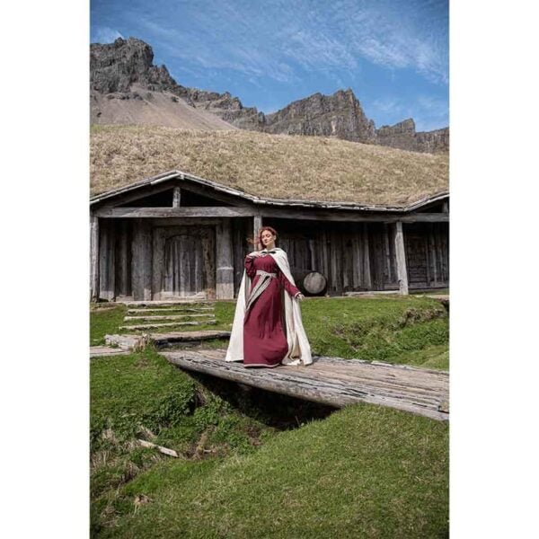 Tjark Wool Cloak with Wolf Clasp - Natural