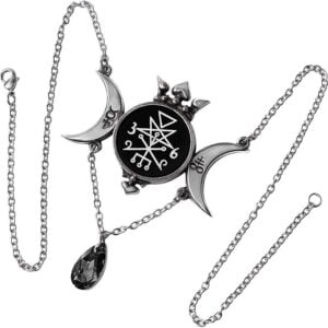 Wycca Queen Necklace